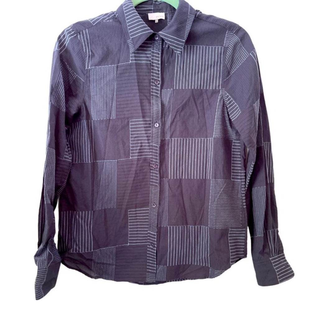 Ecru 100% cotton embroidered patchwork pattern button down shirt size small